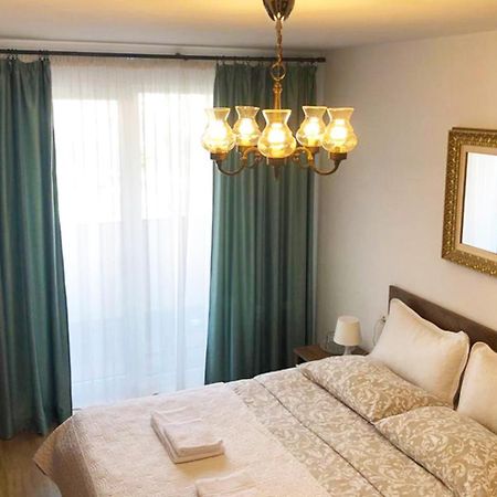 Elegantza Suites Braşov Extérieur photo